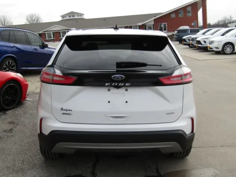 More photos of 2024 Ford Edge SEL at Pettijohn Auto Center, MO
