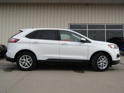 Photos of 2024 Ford Edge SEL for sale in Bethany, MO at Pettijohn Auto Center