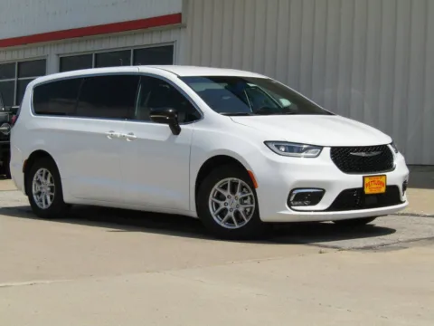 White 2025 Chrysler Pacifica Select for sale in Bethany, MO