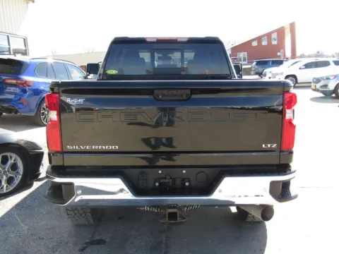 More photos of 2022 Chevrolet Silverado 3500HD LTZ at Pettijohn Auto Center, MO