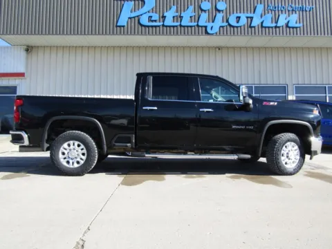 Photos of 2022 Chevrolet Silverado 3500HD LTZ for sale in Bethany, MO at Pettijohn Auto Center