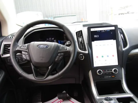 More photos of 2022 Ford Edge SEL at Pettijohn Auto Center, MO