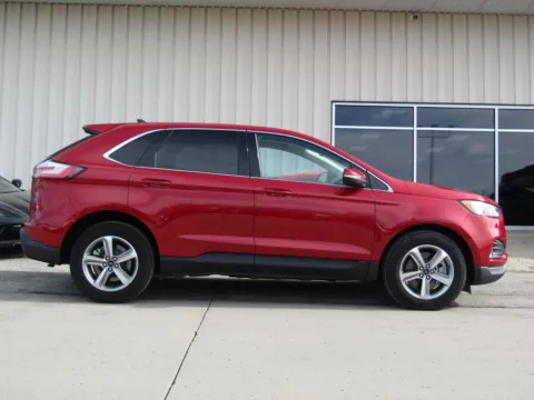 Photos of 2022 Ford Edge SEL for sale in Bethany, MO at Pettijohn Auto Center