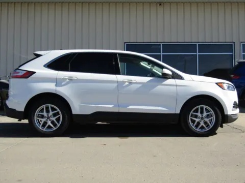 Photos of 2024 Ford Edge SEL for sale in Bethany, MO at Pettijohn Auto Center