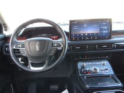 More photos of 2023 Lincoln Nautilus Reserve at Pettijohn Auto Center, MO