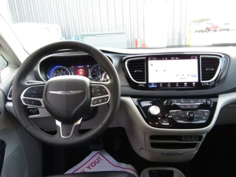 More photos of 2023 Chrysler Pacifica Touring L at Pettijohn Auto Center, MO