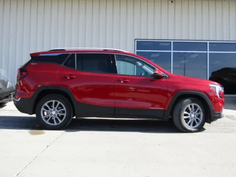 Photos of 2024 GMC Terrain SLT for sale in Bethany, MO at Pettijohn Auto Center