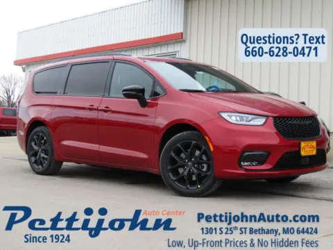 Red 2026 Chrysler Pacifica Select for sale in Bethany, MO