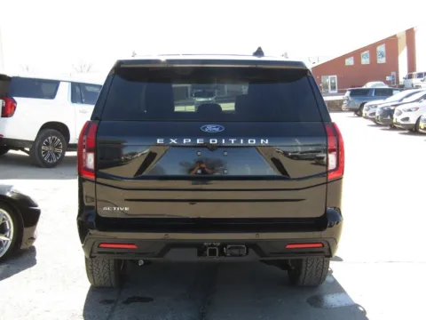 More photos of 2026 Ford Expedition Active at Pettijohn Auto Center, MO