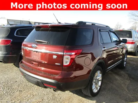 More photos of 2015 Ford Explorer XLT at Pettijohn Auto Center, MO