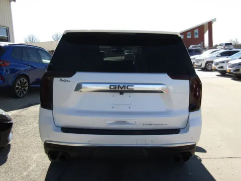 More photos of 2021 GMC Yukon Denali at Pettijohn Auto Center, MO