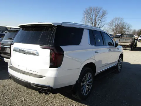 More photos of 2021 GMC Yukon Denali at Pettijohn Auto Center, MO