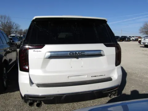 More photos of 2021 GMC Yukon Denali at Pettijohn Auto Center, MO