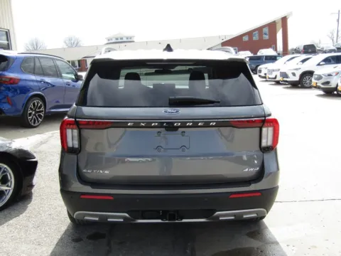 More photos of 2026 Ford Explorer Active at Pettijohn Auto Center, MO