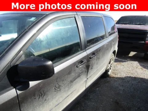 Photos of 2016 Dodge Grand Caravan SE for sale in Bethany, MO at Pettijohn Auto Center