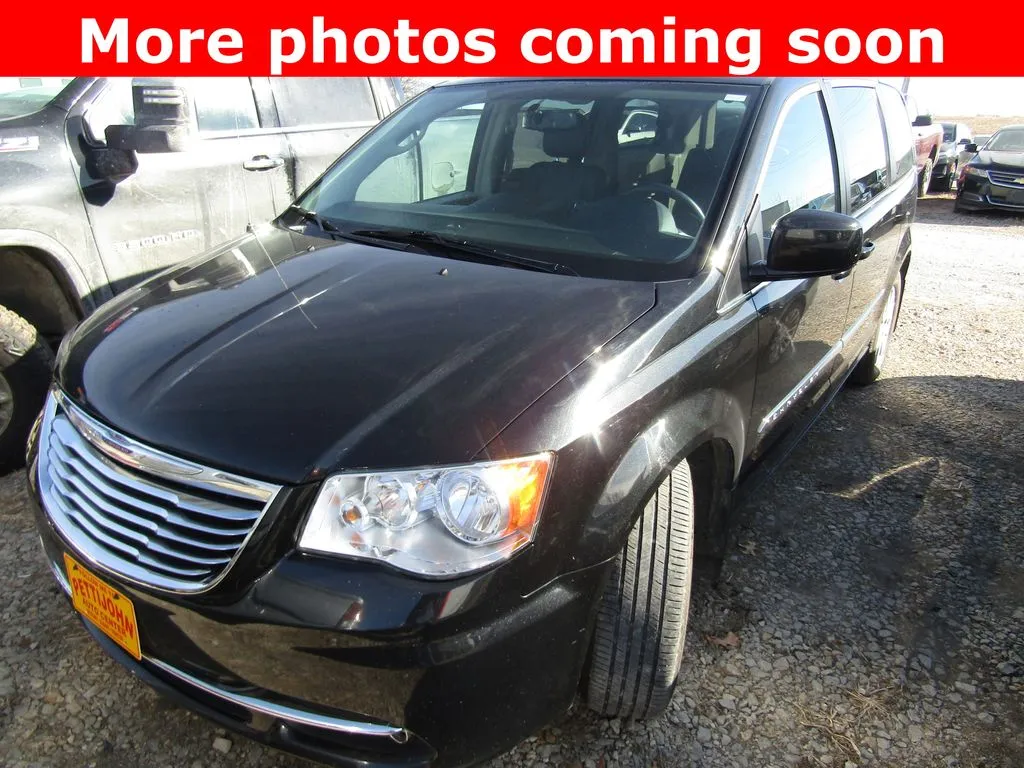 Black 2016 Chrysler Town & Country Touring for sale in Bethany, MO
