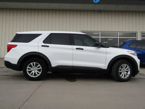 Photos of 2021 Ford Explorer for sale in Bethany, MO at Pettijohn Auto Center