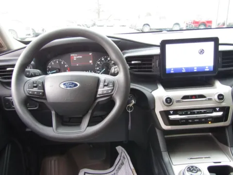 More photos of 2021 Ford Explorer at Pettijohn Auto Center, MO