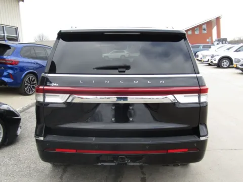 More photos of 2024 Lincoln Navigator Reserve at Pettijohn Auto Center, MO