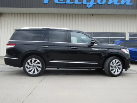 Photos of 2024 Lincoln Navigator Reserve for sale in Bethany, MO at Pettijohn Auto Center