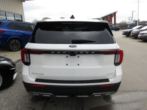 More photos of 2026 Ford Explorer Active at Pettijohn Auto Center, MO