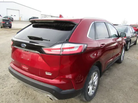 More photos of 2019 Ford Edge SEL at Pettijohn Auto Center, MO