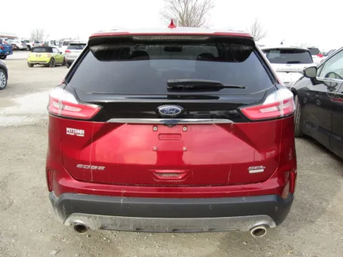More photos of 2019 Ford Edge SEL at Pettijohn Auto Center, MO
