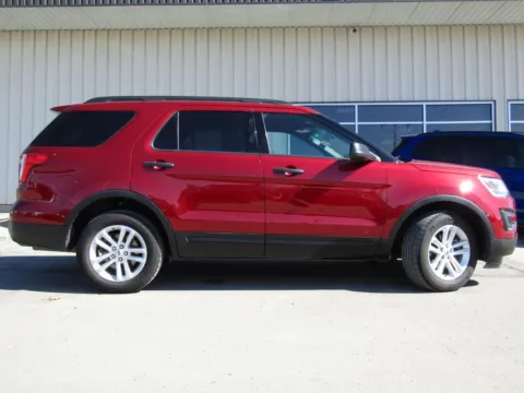 Photos of 2017 Ford Explorer for sale in Bethany, MO at Pettijohn Auto Center