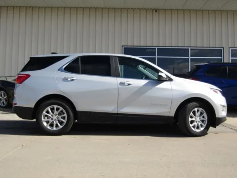 Photos of 2021 Chevrolet Equinox LT for sale in Bethany, MO at Pettijohn Auto Center