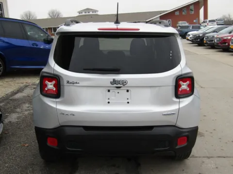 More photos of 2017 Jeep Renegade Latitude at Pettijohn Auto Center, MO