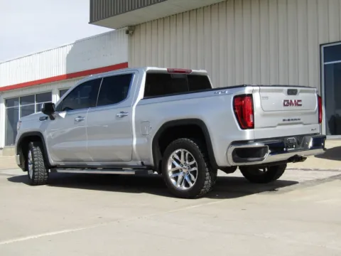 More photos of 2019 GMC Sierra 1500 SLT at Pettijohn Auto Center, MO