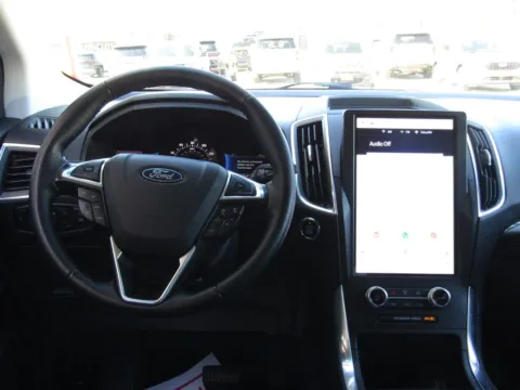More photos of 2024 Ford Edge Titanium at Pettijohn Auto Center, MO