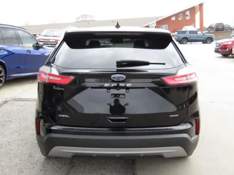 More photos of 2024 Ford Edge SEL at Pettijohn Auto Center, MO