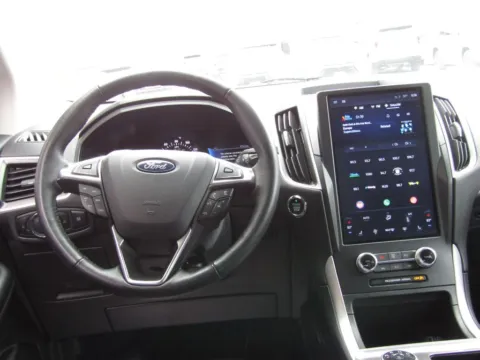 More photos of 2024 Ford Edge SEL at Pettijohn Auto Center, MO