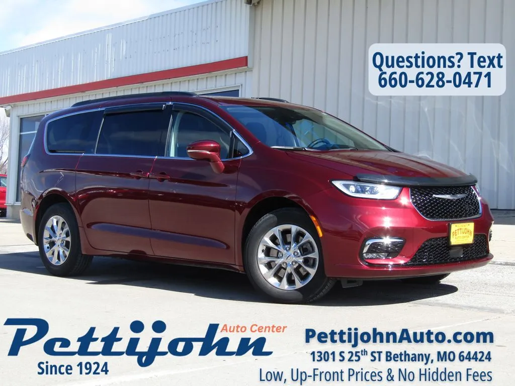 Red 2022 Chrysler Pacifica Touring L for sale in Bethany, MO