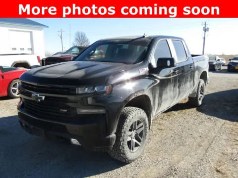 Black 2021 Chevrolet Silverado 1500 LT Trail Boss for sale in Bethany, MO