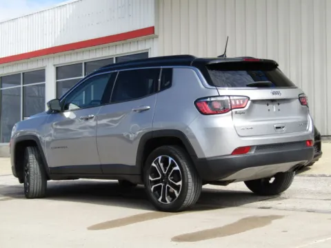 More photos of 2022 Jeep Compass Limited at Pettijohn Auto Center, MO