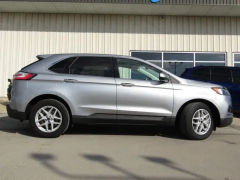 Photos of 2024 Ford Edge SEL for sale in Bethany, MO at Pettijohn Auto Center
