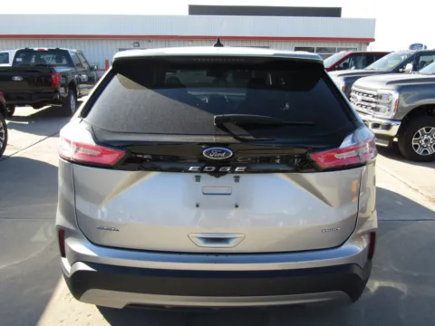 More photos of 2024 Ford Edge SEL at Pettijohn Auto Center, MO