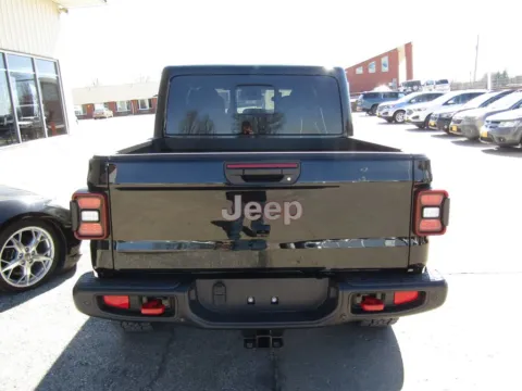 More photos of 2026 Jeep Gladiator Rubicon at Pettijohn Auto Center, MO