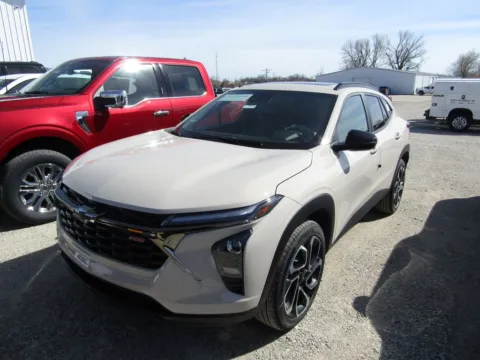 White 2026 Chevrolet Trax 2RS for sale in Bethany, MO