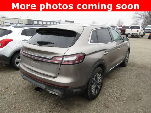 More photos of 2019 Lincoln Nautilus Select at Pettijohn Auto Center, MO