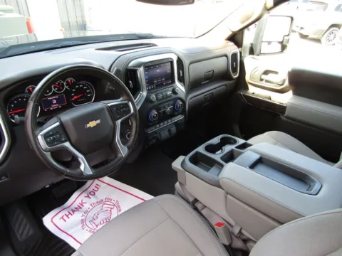 More photos of 2022 Chevrolet Silverado 3500HD LT at Pettijohn Auto Center, MO