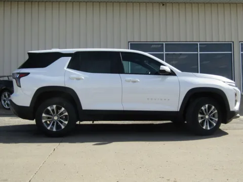 Photos of 2026 Chevrolet Equinox LT for sale in Bethany, MO at Pettijohn Auto Center