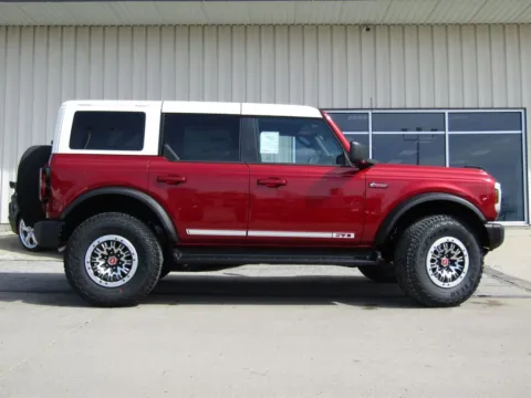 Photos of 2026 Ford Bronco Outer Banks for sale in Bethany, MO at Pettijohn Auto Center