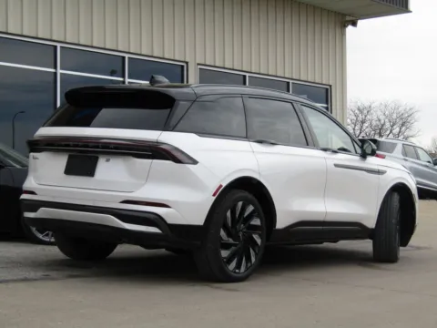 Another view of 2026 Lincoln Nautilus Reserve for sale in Bethany, MO at Pettijohn Auto Center
