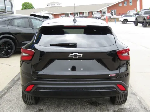 More photos of 2026 Chevrolet Trax 1RS at Pettijohn Auto Center, MO