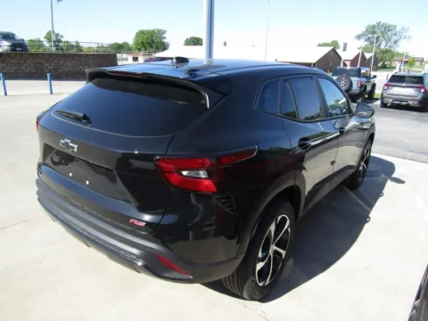 More photos of 2026 Chevrolet Trax 1RS at Pettijohn Auto Center, MO
