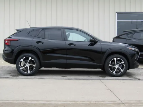 Photos of 2026 Chevrolet Trax 1RS for sale in Bethany, MO at Pettijohn Auto Center
