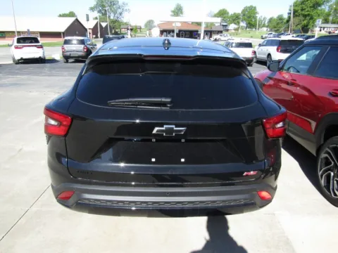 More photos of 2026 Chevrolet Trax 1RS at Pettijohn Auto Center, MO